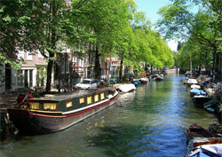 Dutch canals - Candid tips by travel authority Howard Hillman